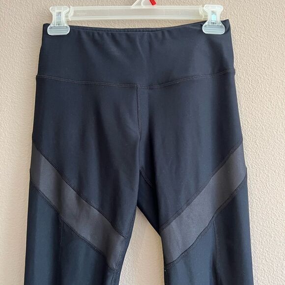 90 Degree Black Mesh Panel Leggings - Picture 2 of 5